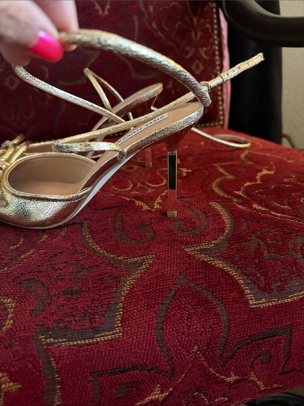 Gold Pointed-Toe Slingback Heels with Bow - Picture 4 of 8